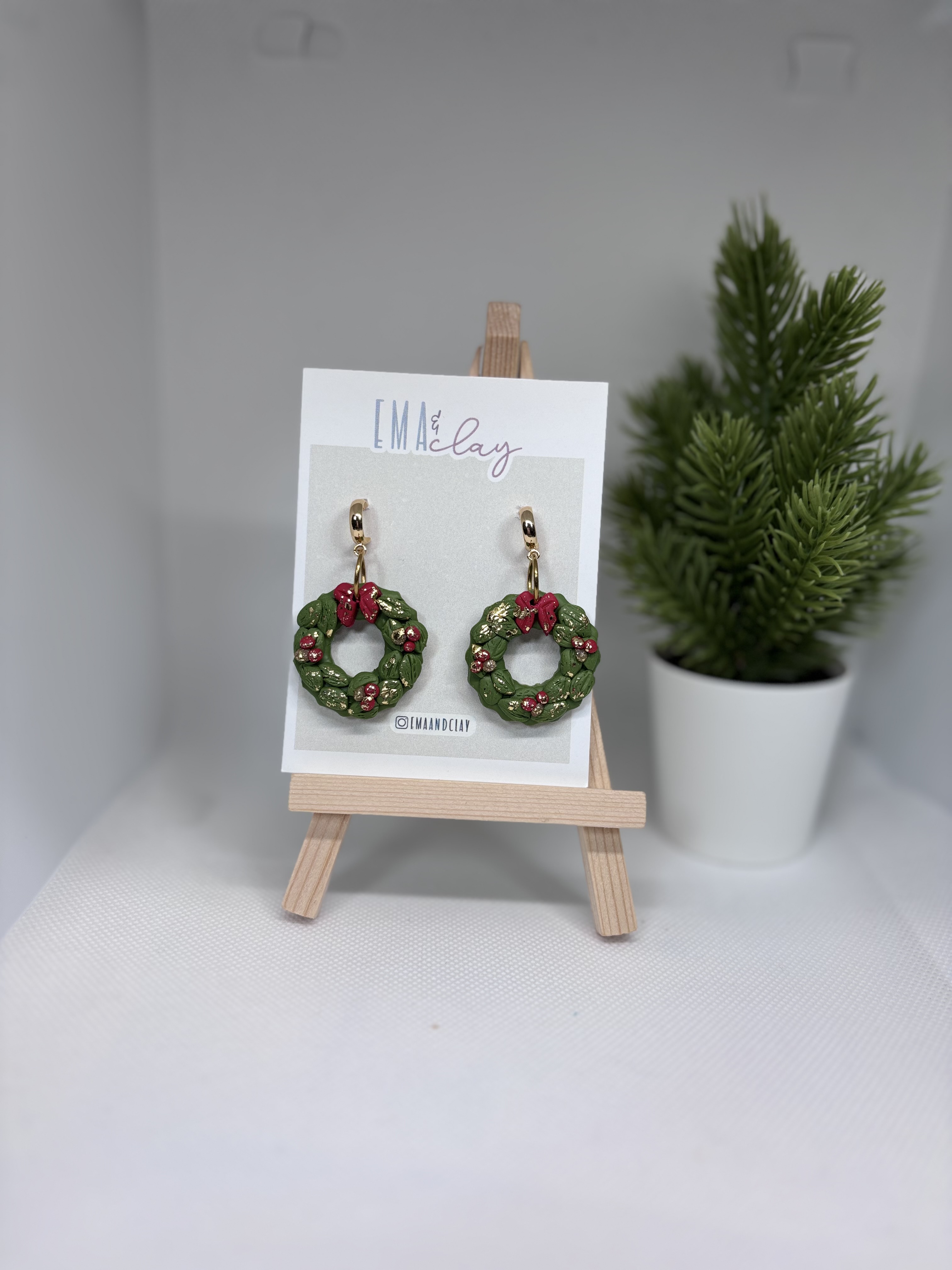 Holyday wreath charm